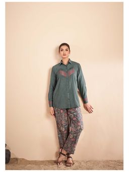 KAFTANIZE - Women Green Embroidered Co-Ord (Set of 2)