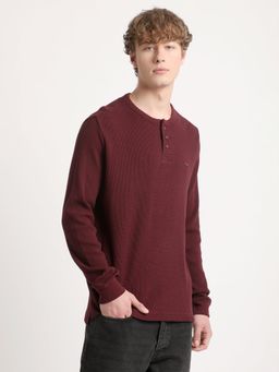 The Bear House - Men Maroon Waffle Knitted Slim Fit Henley Neck T-Shirt