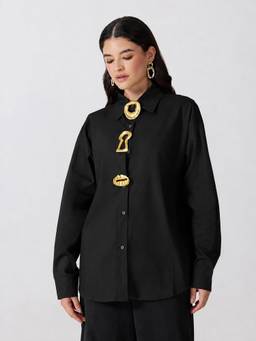 SHOWOFFFF - Women’S Black Shirt with Brooch