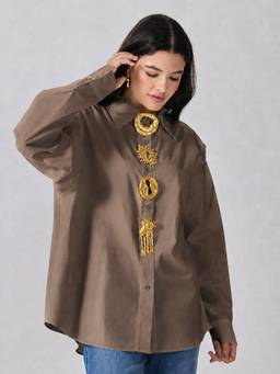 SHOWOFFFF - Women’S Brown Shirt with Brooch