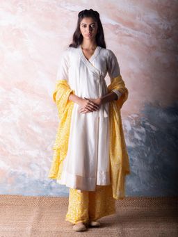 Vama Asher - Off-White Angrakha Kurta With Palazzo And Dupatta (Set of 3)