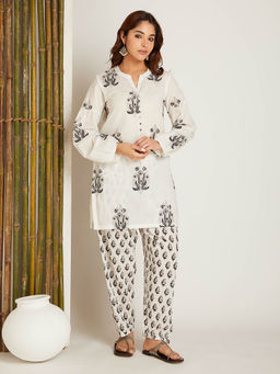 Shri Sanyogini - Black Block Printed Kurti With Pant (Set of 2)