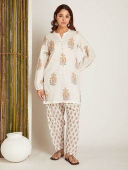 Shri Sanyogini - Orange Block Printed Kurta With Pant (Set of 2)