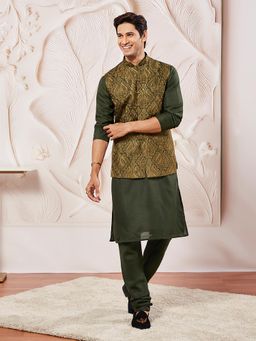 Vastramay - Men Georgette Solid Kurta with Churidar and Nehru Jacket (Set of 3)