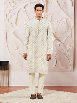 Vastramay - Men Silk Blend Ethnic Motifs Kurta with Trouser (Set of 2)