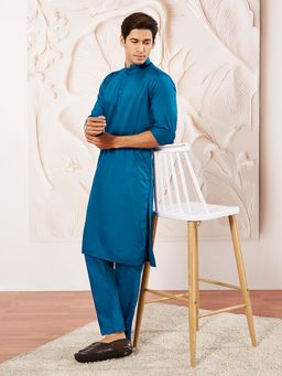 Vastramay - Men Cotton Blend Solid Kurta with Pyjama (Set of 2)