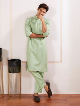Vastramay - Men Cotton Blend Solid Kurta with Pyjama (Set of 2)