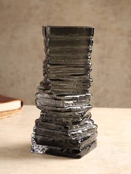 De Maison Decor - Strata Black Glass Vase