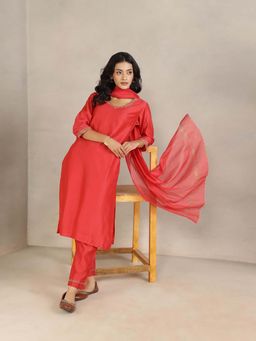 Fabindia - Red Floral Regular Kurta with Pant and Dupatta