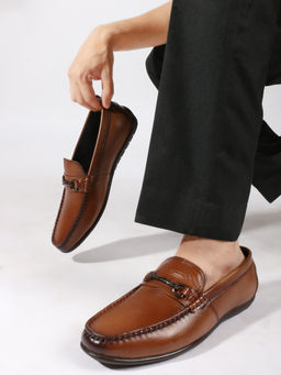 Carlton London - Classic Leather Slip-On Loafers Tan
