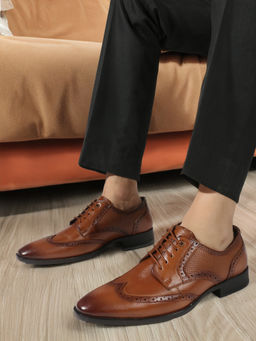 Carlton London - Leather Lace-Up Brogues Tan