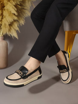 Carlton London - Two-Tone Chain Accent Slip-On Loafers Beige