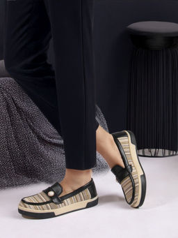 Carlton London - Textured Stripe Pearl Detail Loafers Cream