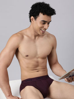 Levi's - Men Maroon Solid Brief