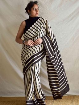 Sundarii - Cream Muted Power - Mul Cotton Saree with Unstitched Blouse