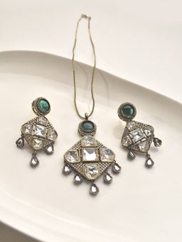 Peach Tassels - Green Mixed Metal Women Coloured Stone Necklace with Earrings