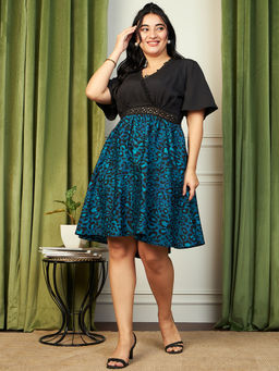 KASSUALLY - CURVE BY KASSUALLY Animal Print Overlap V-Neck Lace Detailed Dress