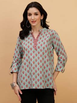Maaesa - Green Cotton Mandarin Neck Regular Fit Three Fourth Sleeves Printed Top