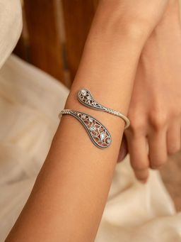 Shaya by CaratLane - 925 Oxidised Silver Chehel Pehel Cuff
