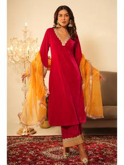 SAYARISH - Red Lace Work Velvet Kurta with Pant and Dupatta