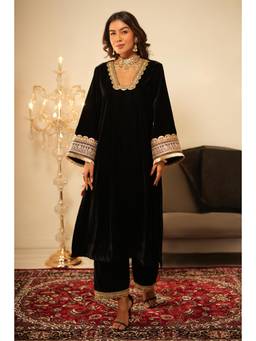 SAYARISH - Black Lace Work Velvet Kurta with Pant