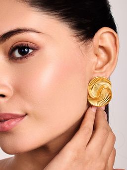 ELRA - 18K Gold Plated Shell Stud Earrings