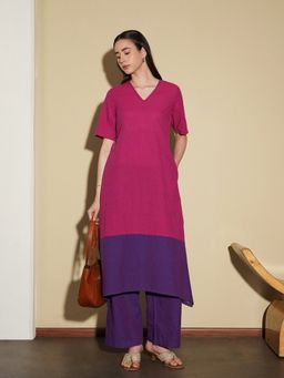 Pink Fort - Cotton A-Line Half Sleeve V-Neck Colorblock Kurta with Pant