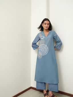 Pink Fort - Cotton Printed Three-Quarter Sleeve V-Neck Kurta with Pant