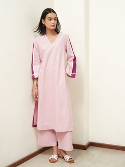 Pink Fort - Pure Cotton Straight Colorblock V-Neck Kurta with Pant