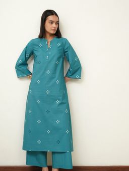 Pink Fort - Pure Cotton Floral Printed Three-Quarter Sleeve Round Neck Kurta with Pant