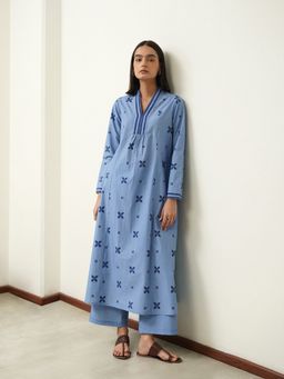 Pink Fort - Cotton A-Line Three-Quarter Sleeves V-Neck Kurta with Pant