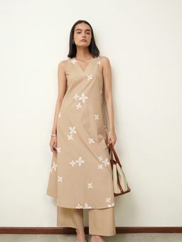 Pink Fort - Pure Cotton Floral A-Line Sleeveless V-Neck Kurta with Pant