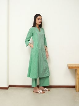 Pink Fort - Pure Cotton Printed A-Line Three-Quarter Sleeves V-Neck Kurta with Pant