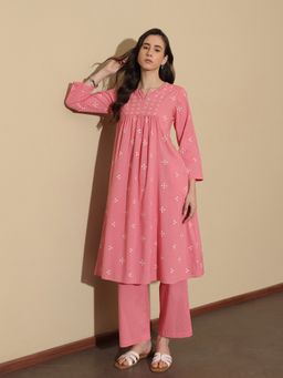 Pink Fort - Pure Cotton Tribal Printed Three-Quarter Sleeves Round Neck Kurta with Pant
