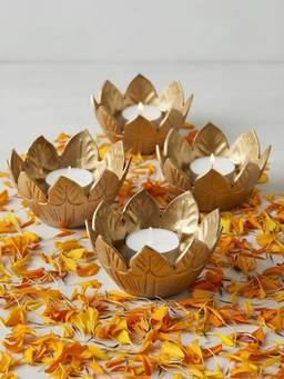 The Home Co - Gold Metal Flower Tealight Floater (Pack of 4)