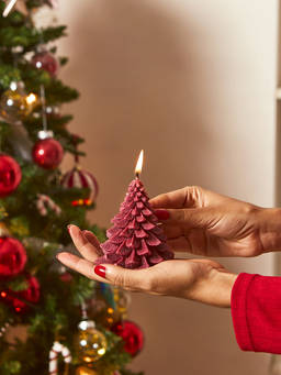 Chumbak - Daffodil Christmas Tree Scented Candle