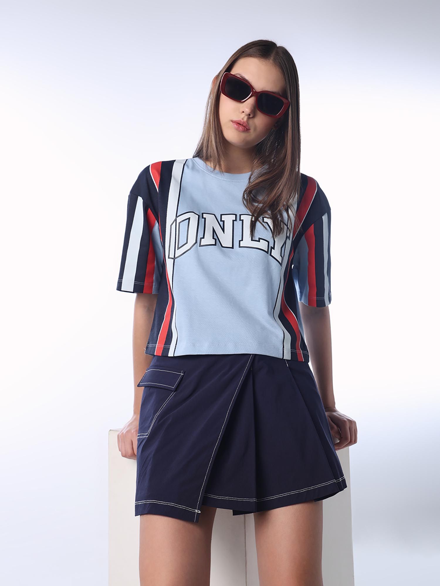 only Color-Blocked Typography Printed Round Neck T-Shirt-picture-18