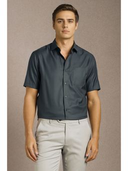 Louis Philippe - Men Black Solid Half Sleeves Formal Shirt