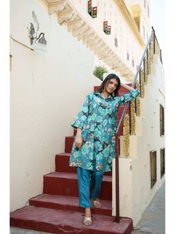 Vaasva Jaipur - Women Teal Muslin Tucks Kurta and Pant (Set of 2)