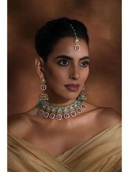 SWABHIMANN - Triyan Green and Red Polki Necklace Set with Maang Tikka