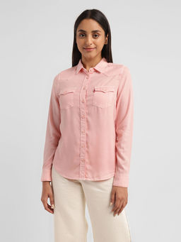Levi's - Womens Solid Spread Collar Shirt Peach