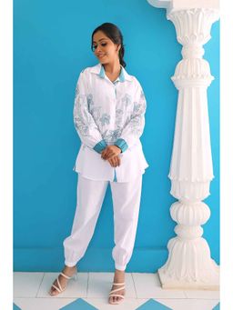 KAFTANIZE - Women White Linen Floral Co-Ord (Set of 2)