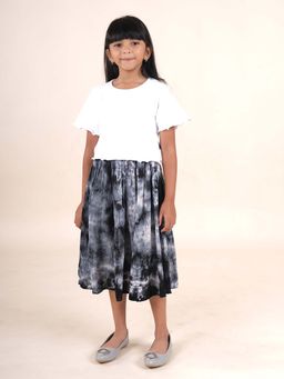 KiddoPanti - Girls Solid Tee with Black Tie and Dye Flared Skirt (Set of 2)