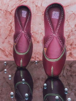 NR by Nidhi Rathi - Purple Leather Plain Classic Juttis