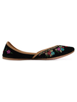 NR by Nidhi Rathi - Black Velvet Embellished Ethnic Juttis