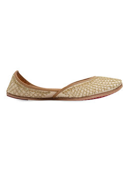 NR by Nidhi Rathi - Gold-Toned Leather Embroidered Juttis