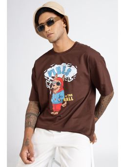 Eszett - Men Brown Cotton Graphic Oversized Fit T-Shirt