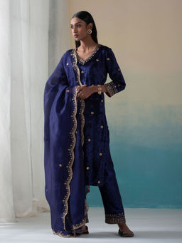 WeaverStory - Navy Pure Velvet Zardozi Kurta with Farshi Pants and Organza Dupatta (Set of 3)