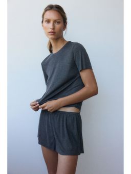 H&M - Women Grey Jersey T-Shirt With Shorts