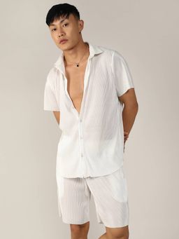 Campus Sutra - Men's Chalk White Pleated Stripes Co-Ord (Set of 2)